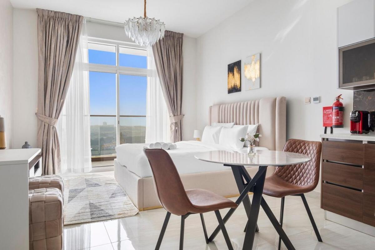 Apartment Chic With Gym, Sauna, Pool & Tennis Court Dubai