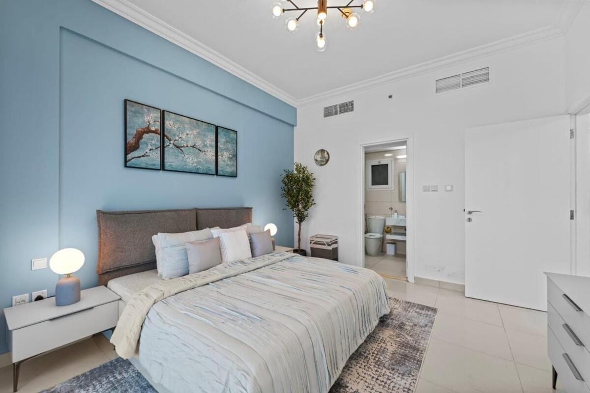Like - 1810 Stunning 1-bhk In Prime Location