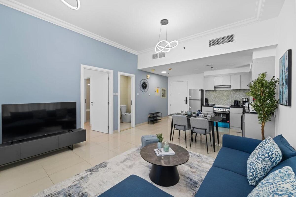 Like - 1810 Stunning 1-bhk In Prime Location *