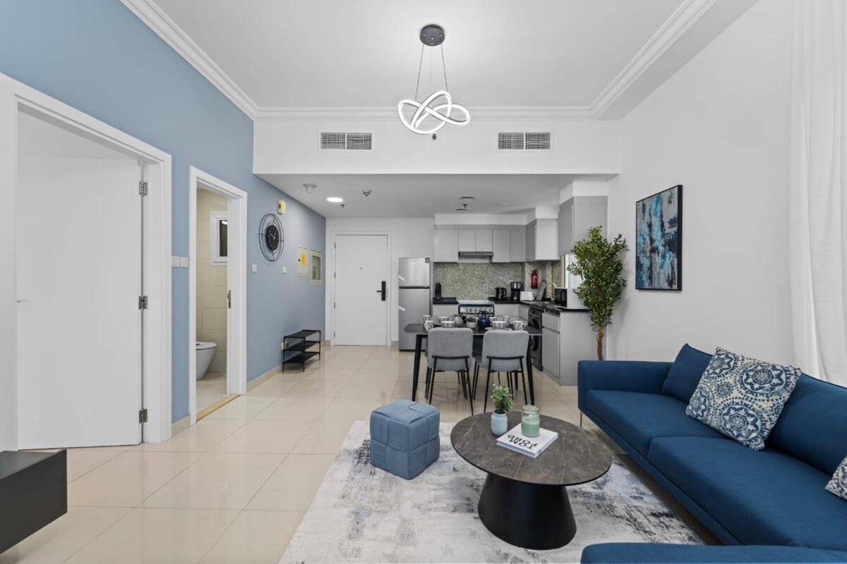 Like - 1810 Stunning 1-bhk In Prime Location Apartment