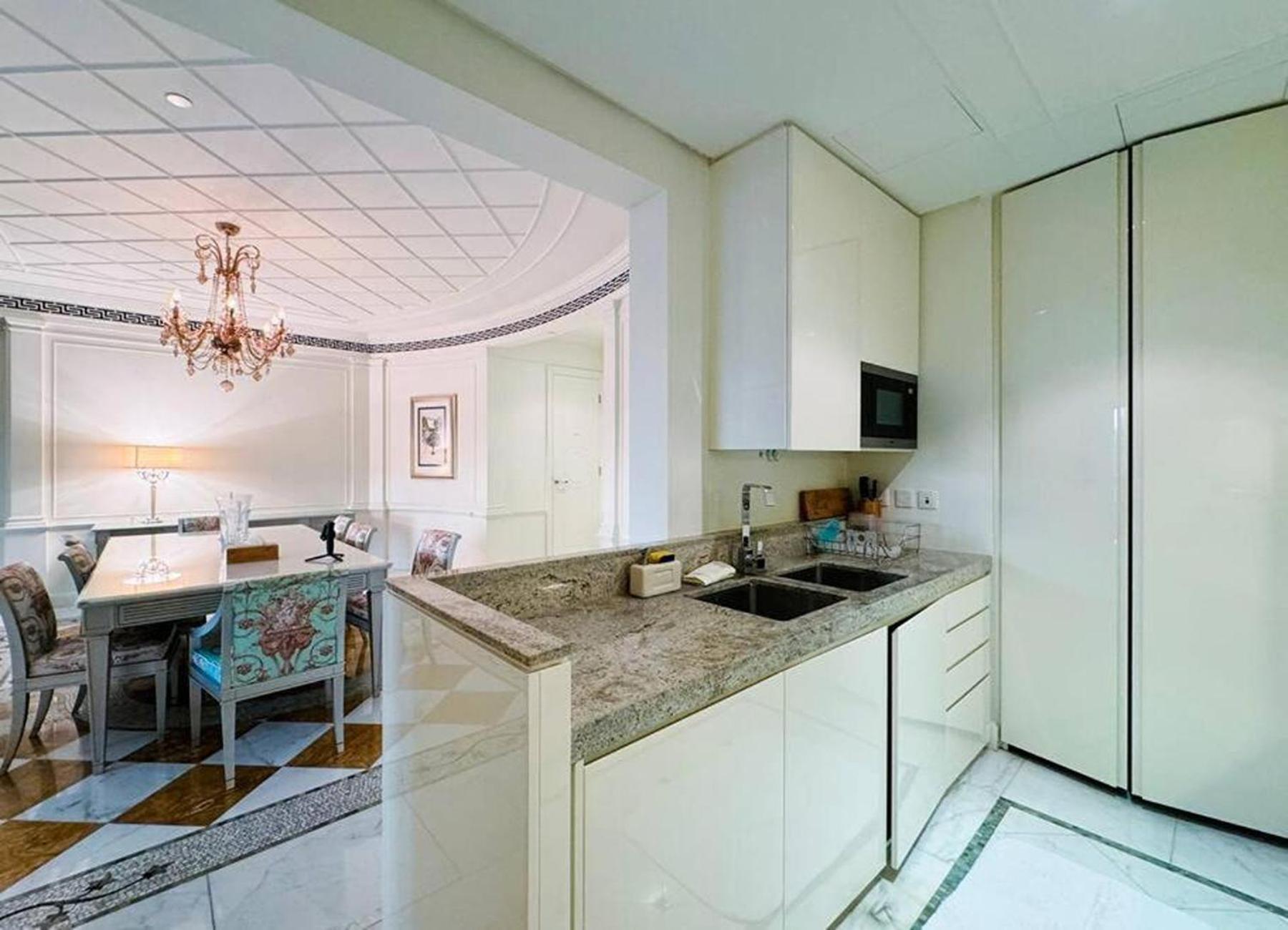 Apartment Brown Stone - Palazzo Versace Waterfront View