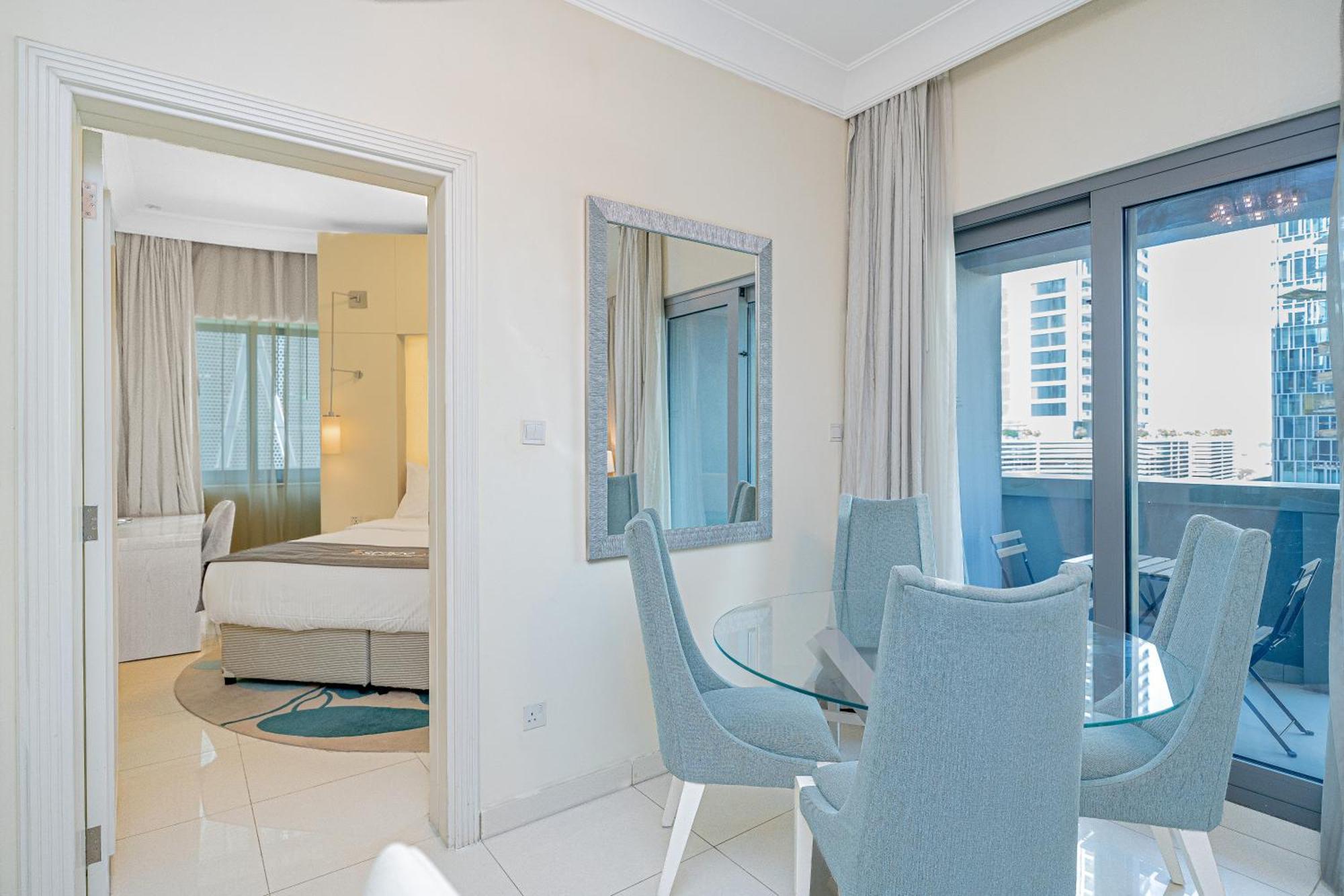 Escape24 - Vogue 1br Near Burj Khalifa And Mall Downtown * Dubai