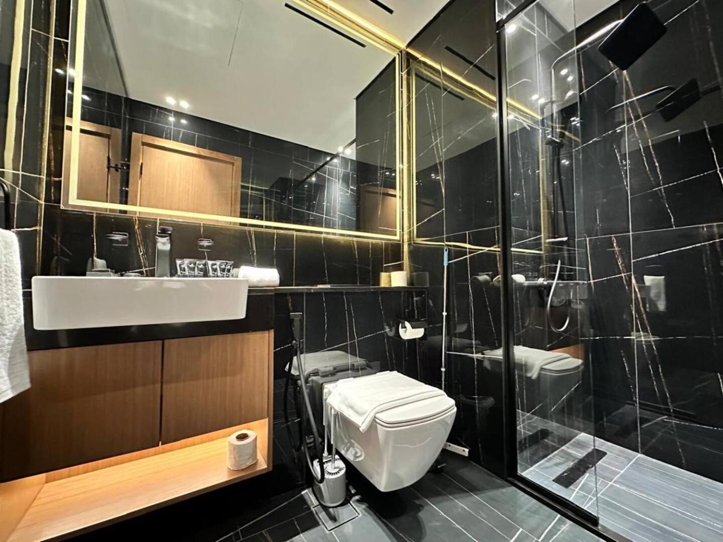 Sleek 1 Bedroom Urban Escape In Jvc * Dubai