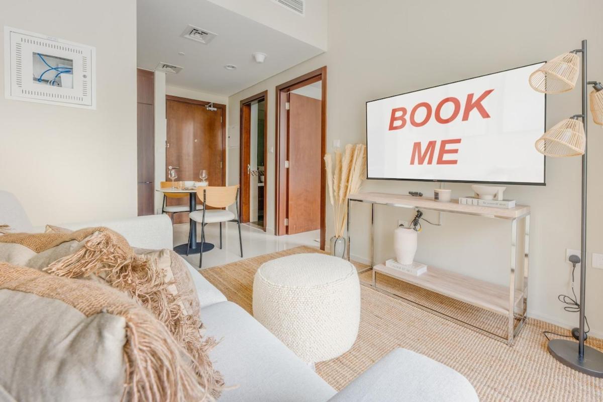 Bali-inspired 1-bedroom For 4 In Business Bay Apartment