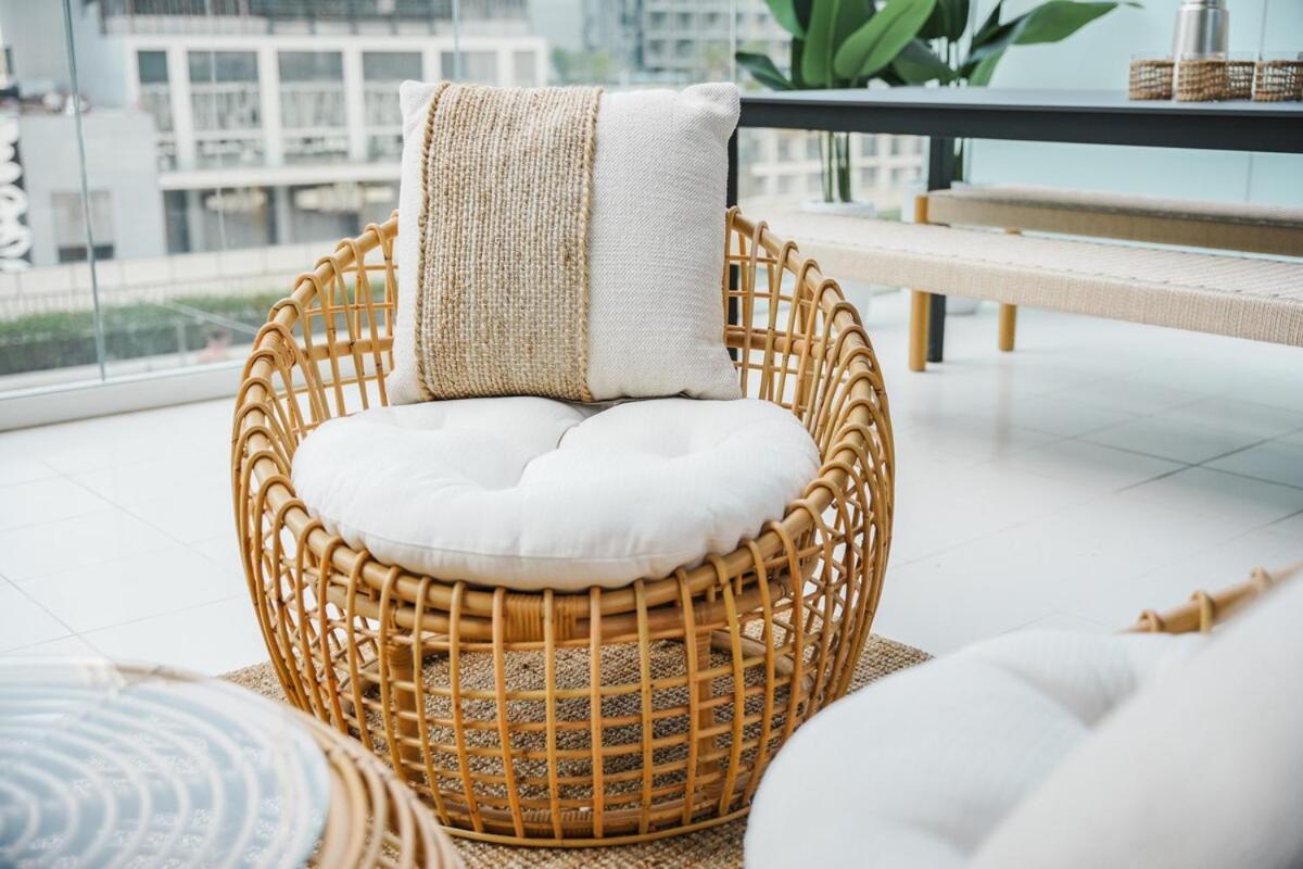 Bali-inspired 1-bedroom For 4 In Business Bay