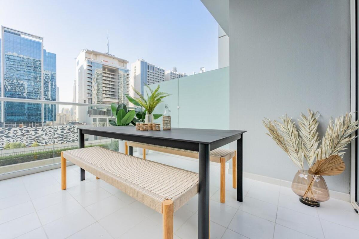 Bali-inspired 1-bedroom For 4 In Business Bay Apartment