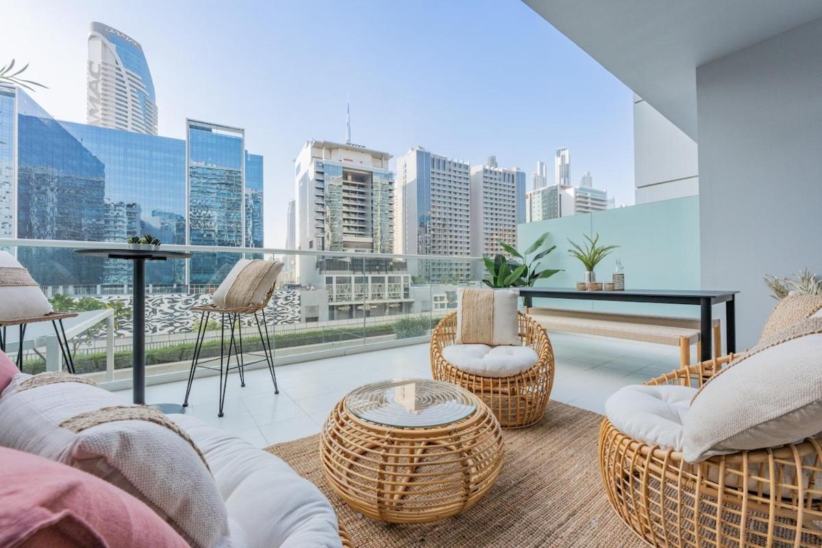 Bali-inspired 1-bedroom For 4 In Business Bay Apartment