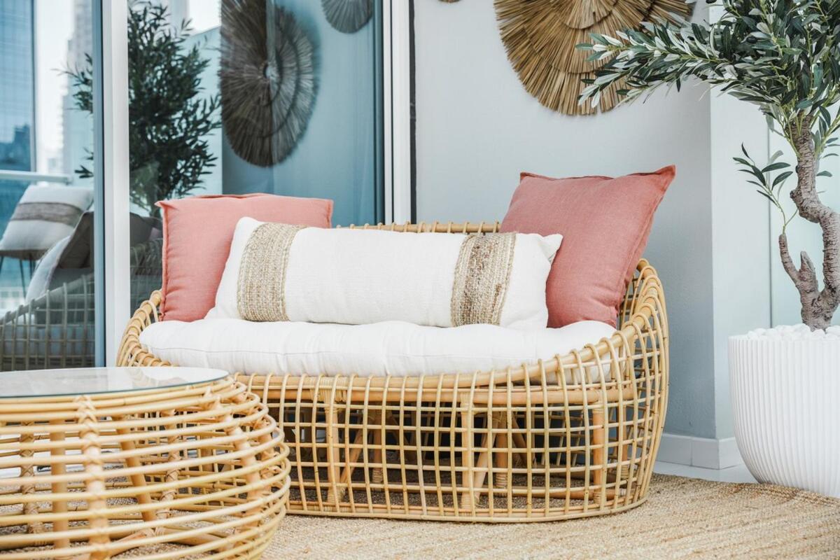 Bali-inspired 1-bedroom For 4 In Business Bay Apartment