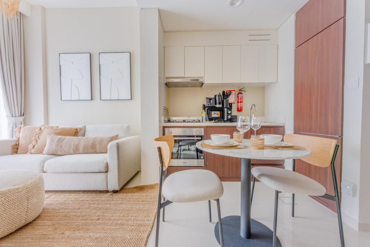 Bali-inspired 1-bedroom For 4 In Business Bay Apartment Dubai