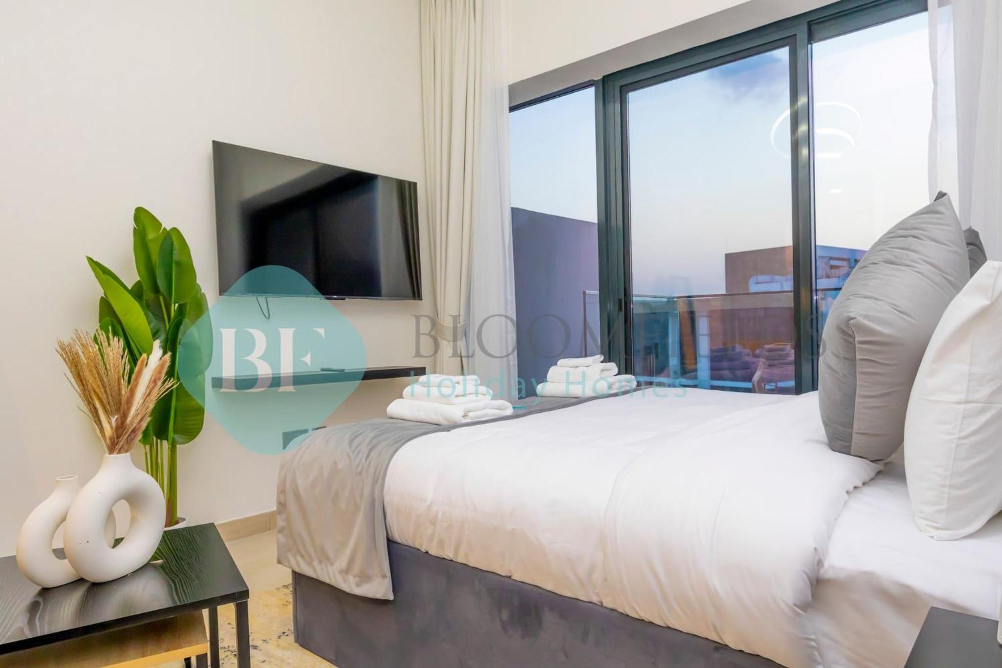 Apartment Bloomfields Modern Stu In Azizi Riviera Dubai
