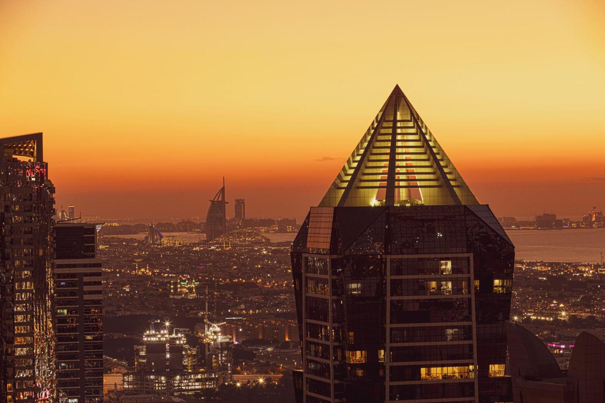 Famous Infinity Pool 64th Floor Near Burj Khalifa Apartment Dubai