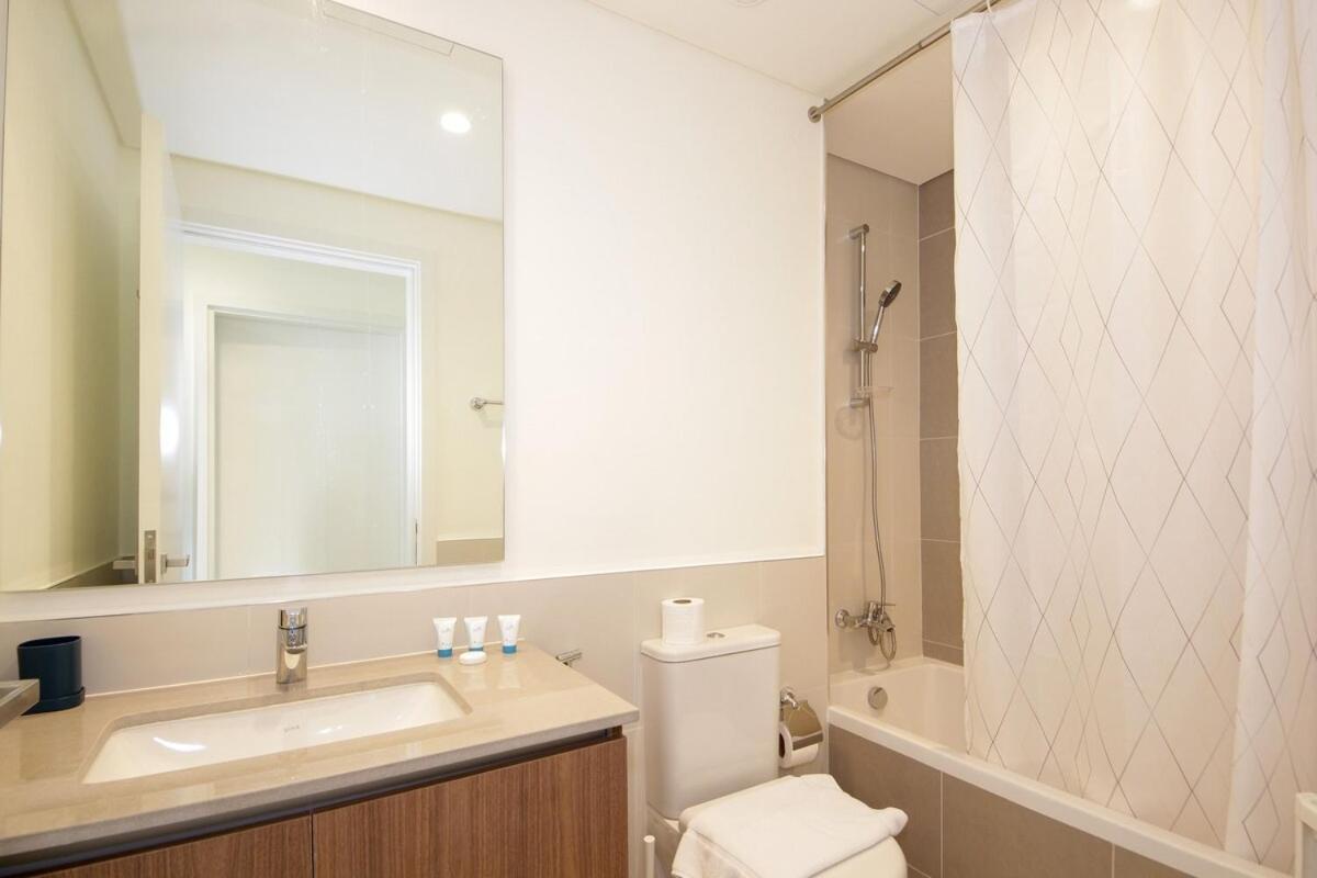 Parkside 2 Family Townhouse-3br-emmar South Golf Dubai