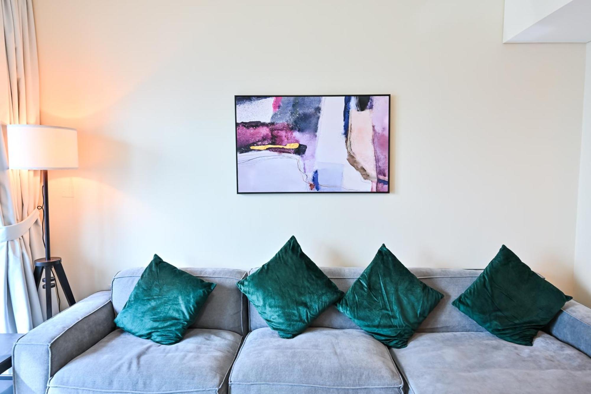 Apartment Spacious 1br In Difc *