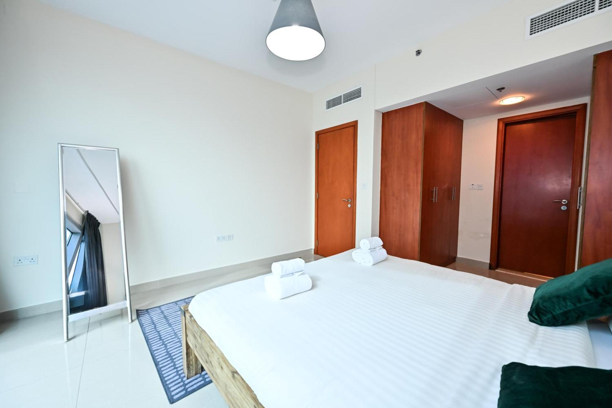 Spacious 1br In Difc * Dubai