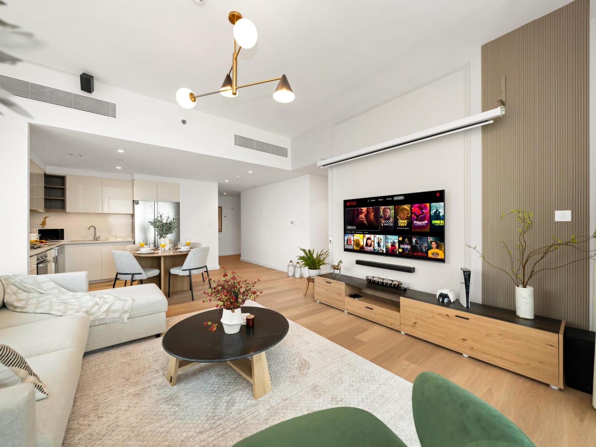 The Cinema Luxury 2-bed Near Mall Apartment