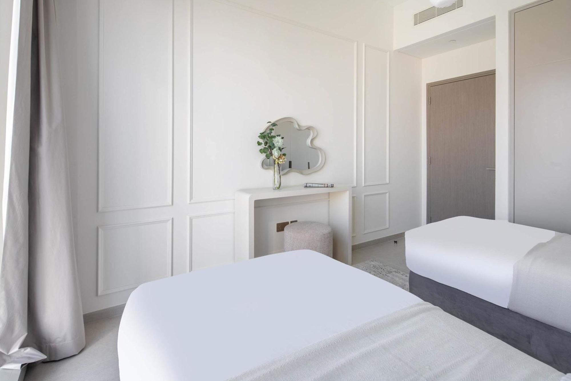 Frank Porter - Grande Signature Residences Dubai