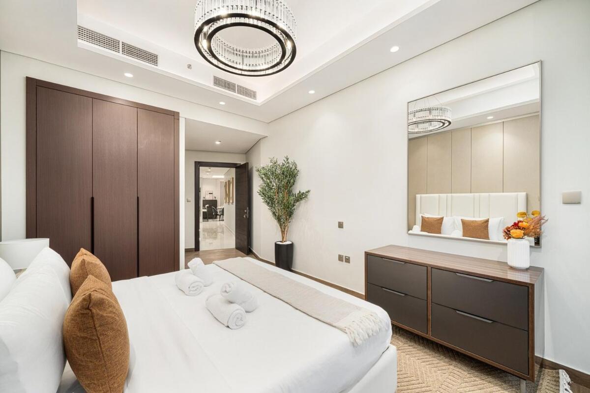 Apartment New Luxurious 3br With Stunning Burj Khalifa & Business Bay View