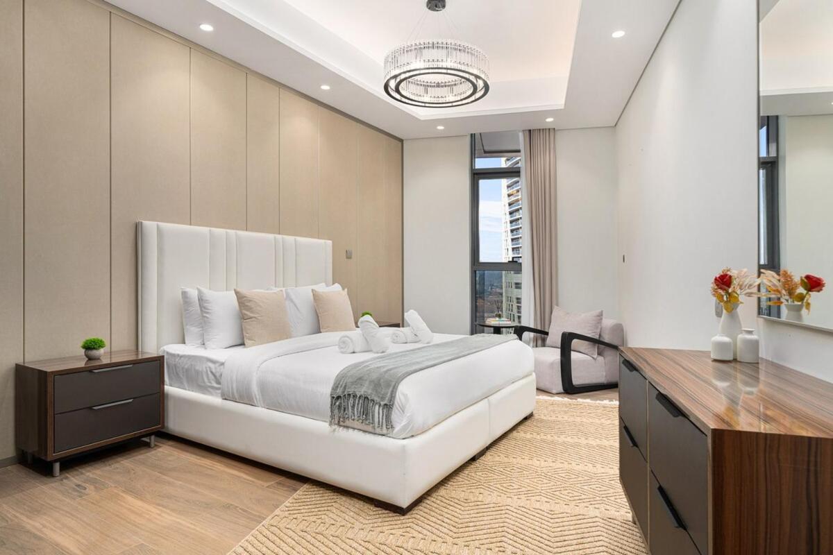 Apartment New Luxurious 3br With Stunning Burj Khalifa & Business Bay View Dubai