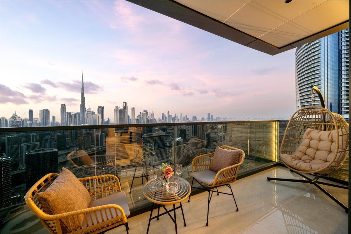 Apartment New Luxurious 3br With Stunning Burj Khalifa & Business Bay View *
