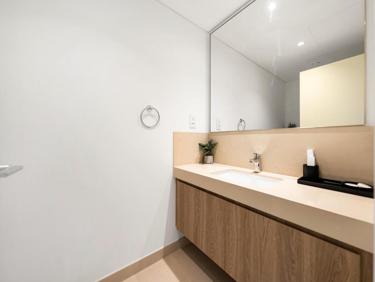 Royal Vista At Downtown Views Ii - Downtown & Burj Khalifa Views - Brand New Luxury 4br Apartment