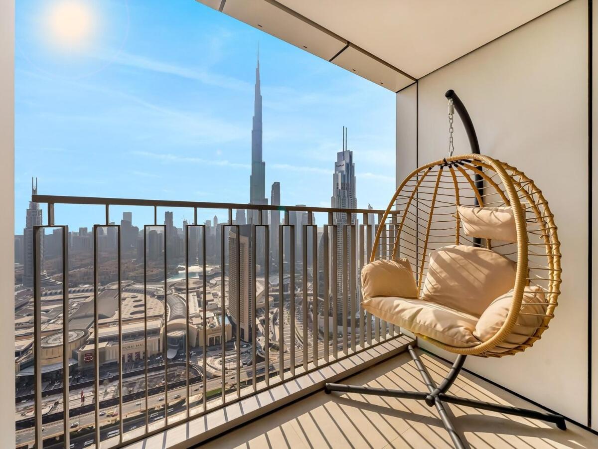 Royal Vista At Downtown Views Ii - Downtown & Burj Khalifa Views - Brand New Luxury 4br Dubai