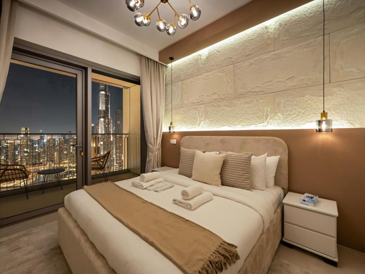 Royal Vista At Downtown Views Ii - Downtown & Burj Khalifa Views - Brand New Luxury 4br Dubai