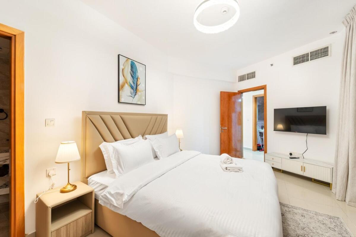 First Class 1br Classy With View Dubai