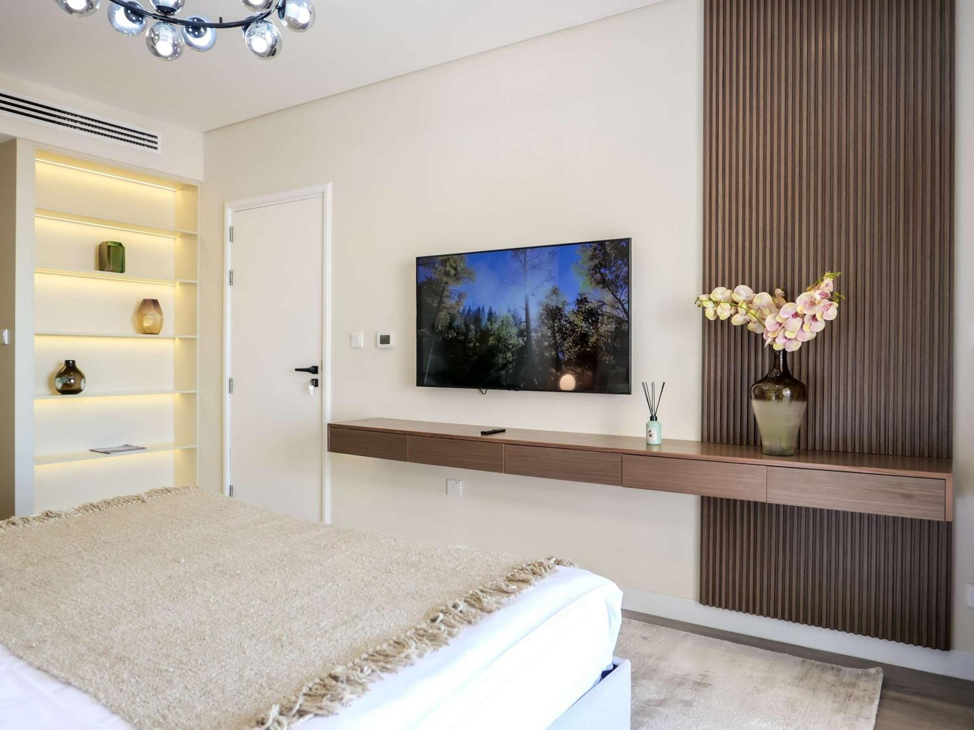 Renovated 1br Haven In 5 Star Dubai