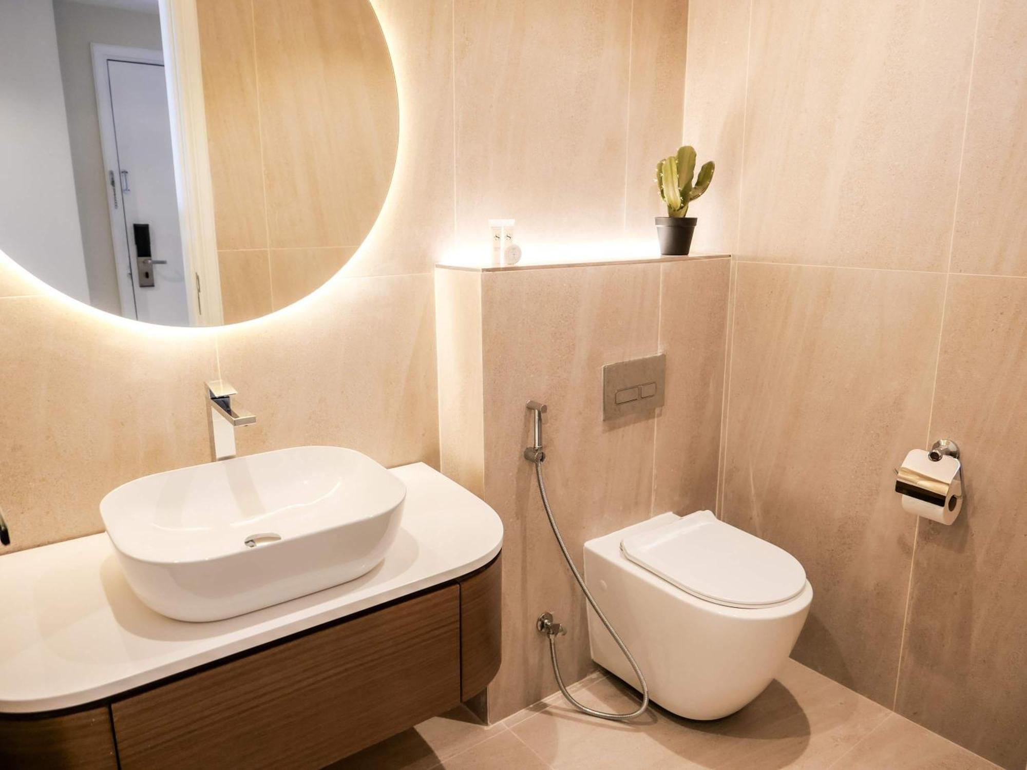 Renovated 1br Haven In 5 Star * Dubai