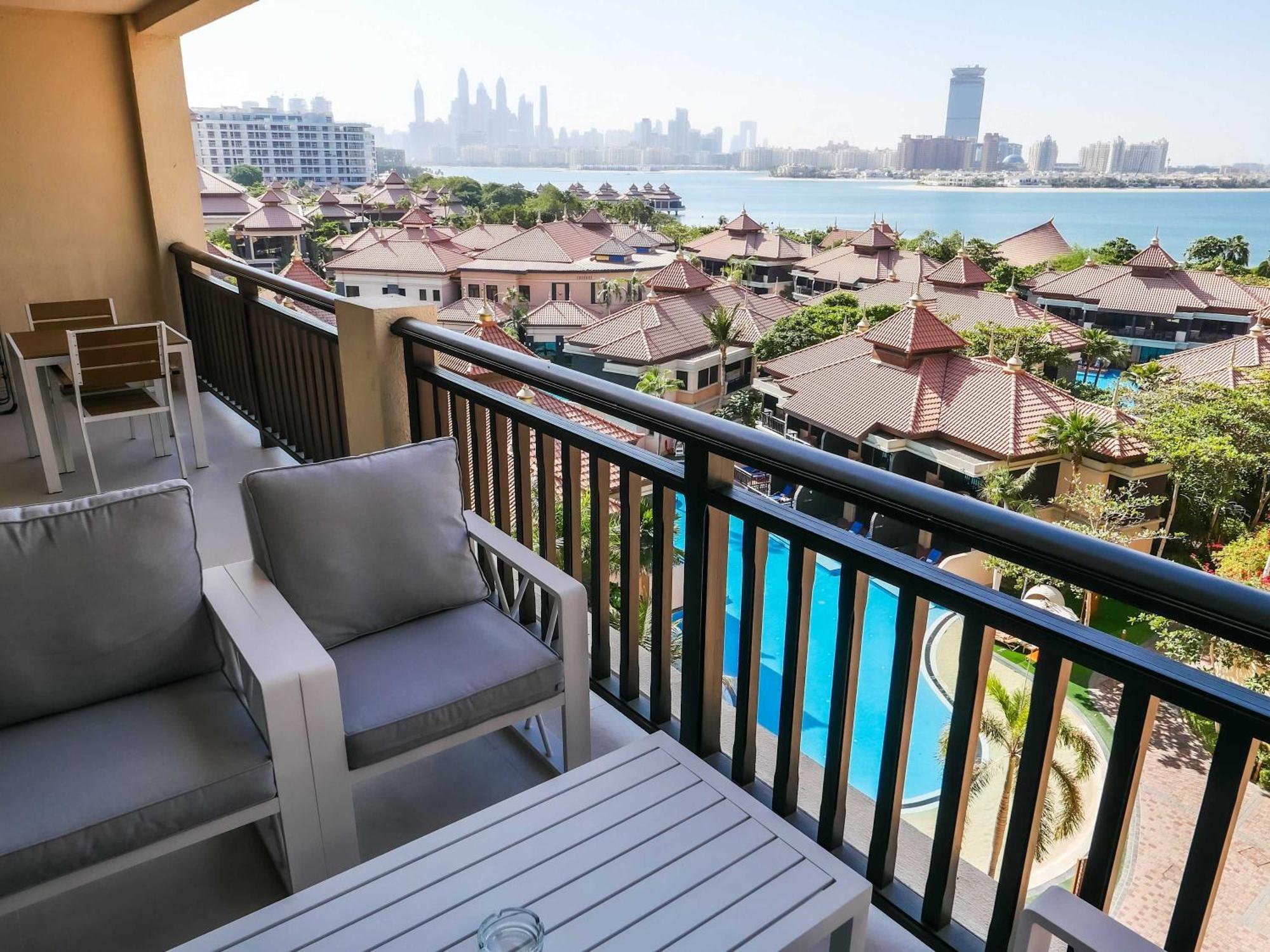 Renovated 1br Haven In 5 Star * Dubai