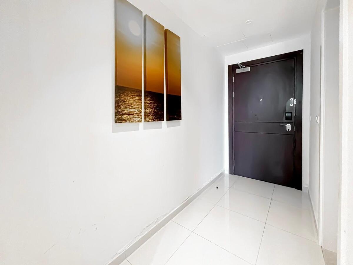 Daily And Monthly In Jvc Apartment *