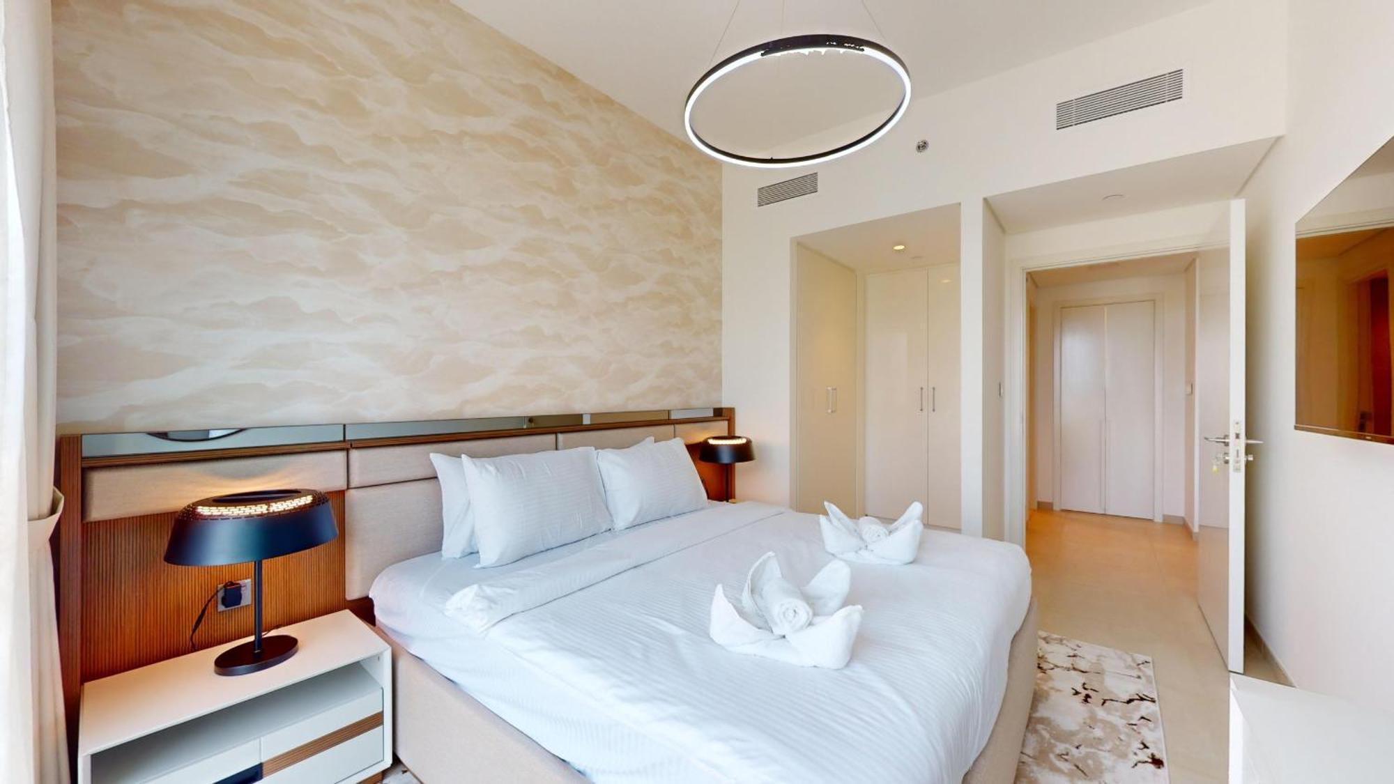 With 1 Bedroom In Financial Center Rd - Apartment Dubai