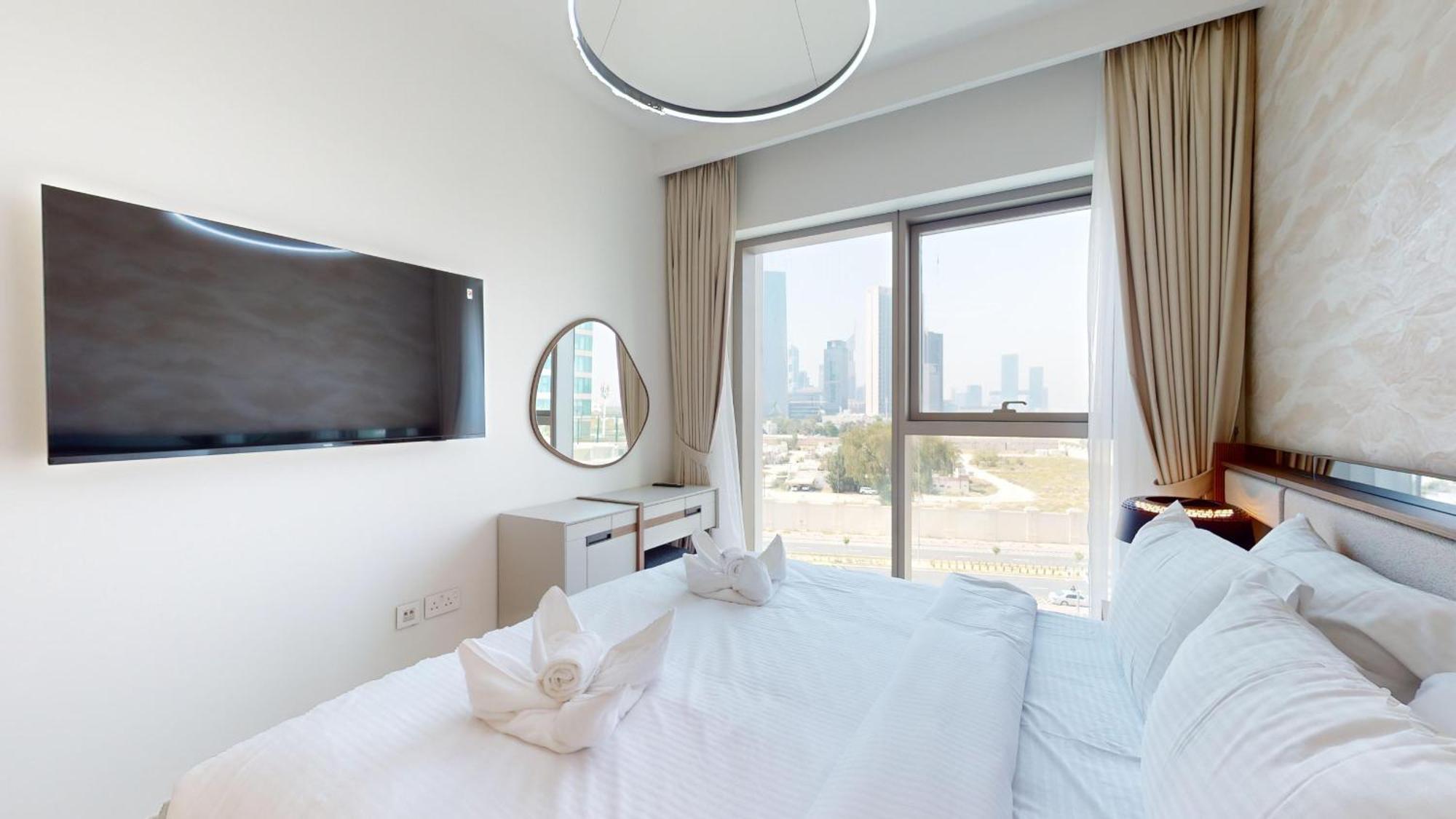 With 1 Bedroom In Financial Center Rd - Apartment