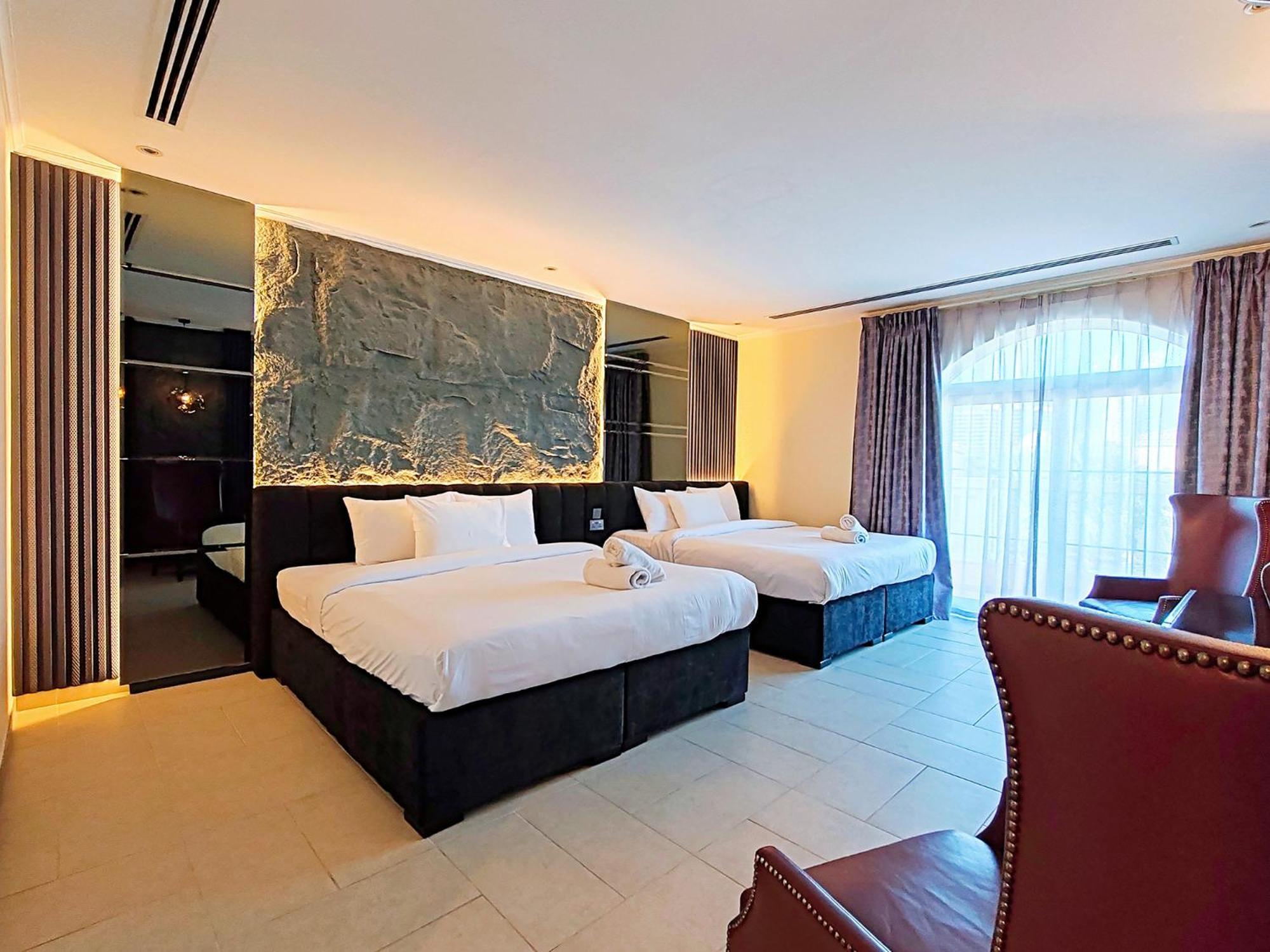 Royal Private Pool, Lux 7-bedroom On Marina Villa