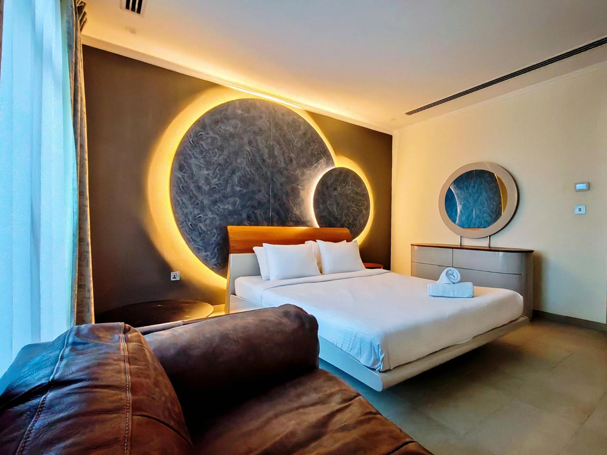 Royal Private Pool, Lux 7-bedroom On Marina Villa Dubai