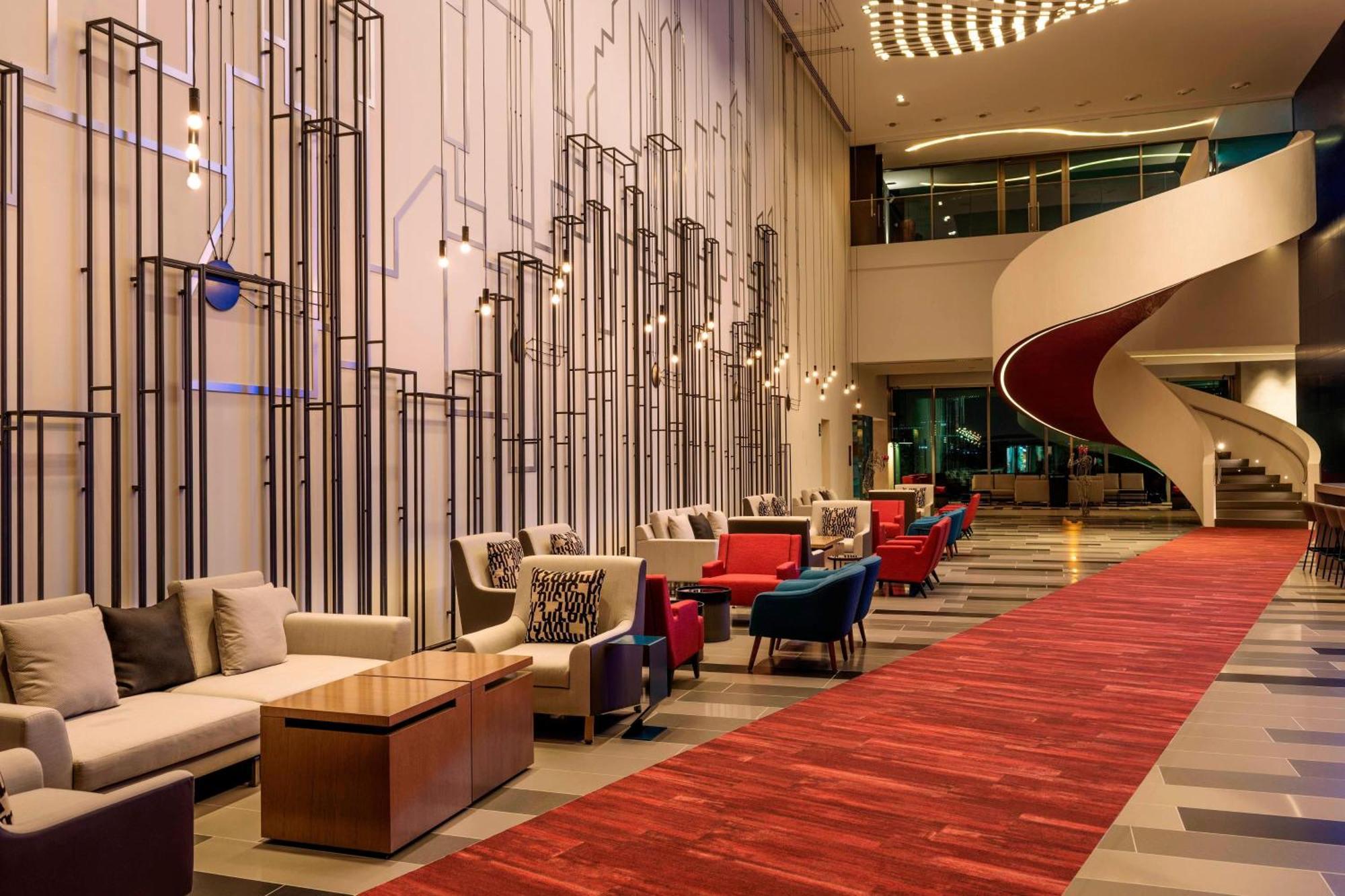 Aloft Creek 4* Dubai