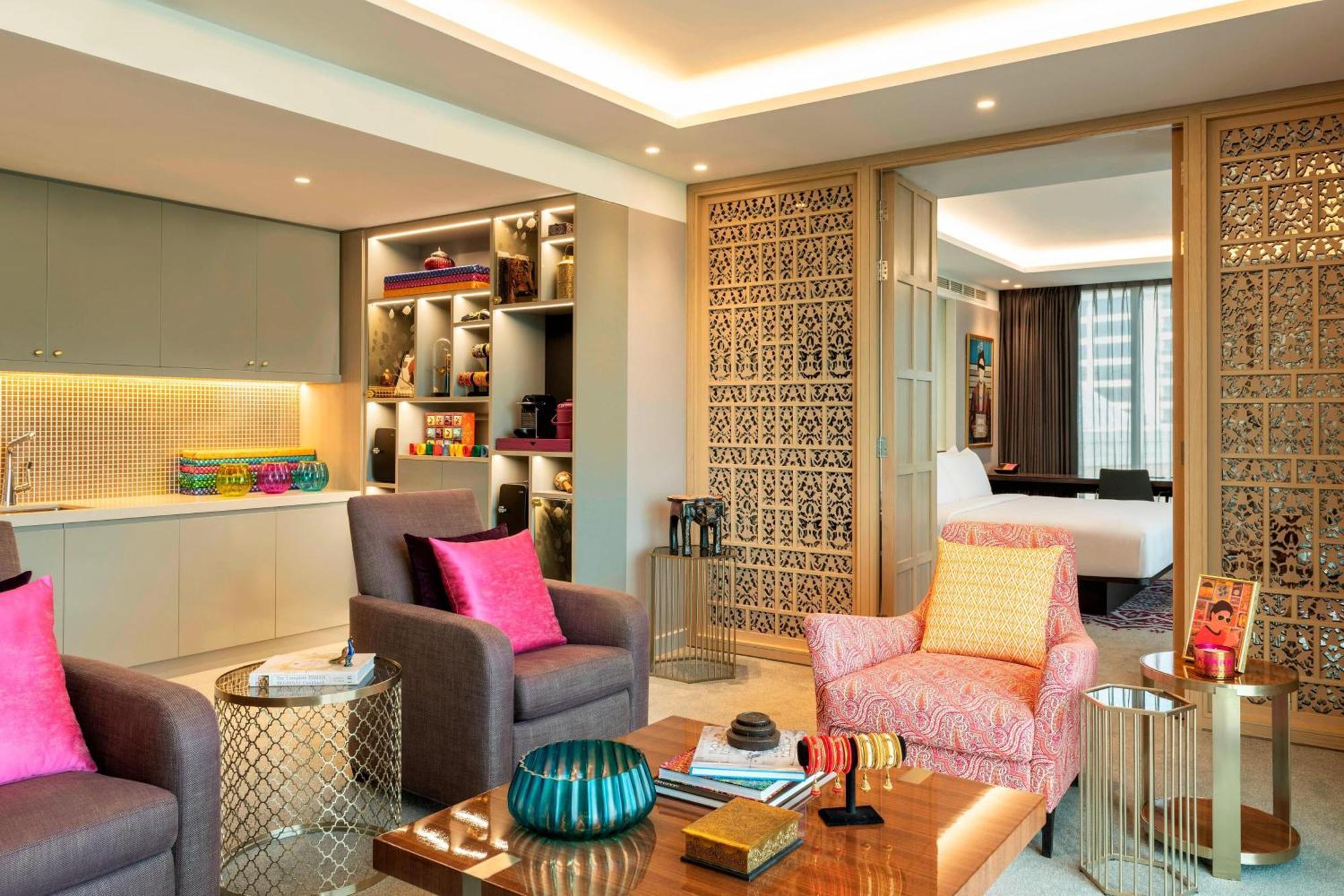 Aloft Creek Hotel