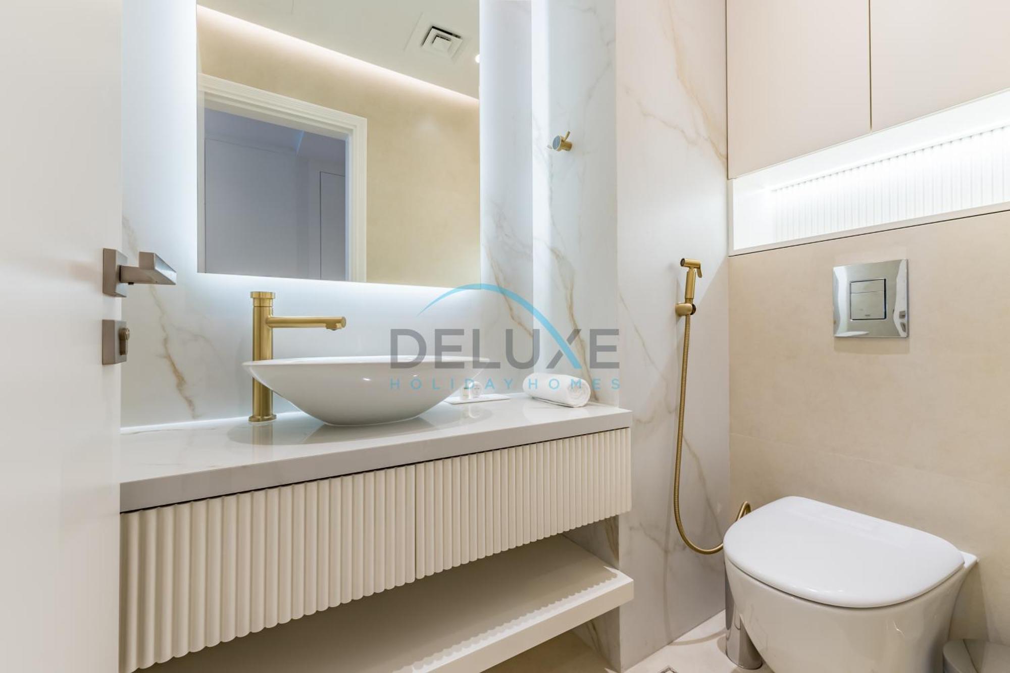 Apartment Upgraded 1br Overlooking Palm Jumeirah & Sea Views From Living To Bedroom, Elite Residence, Marina By Deluxe Homes *