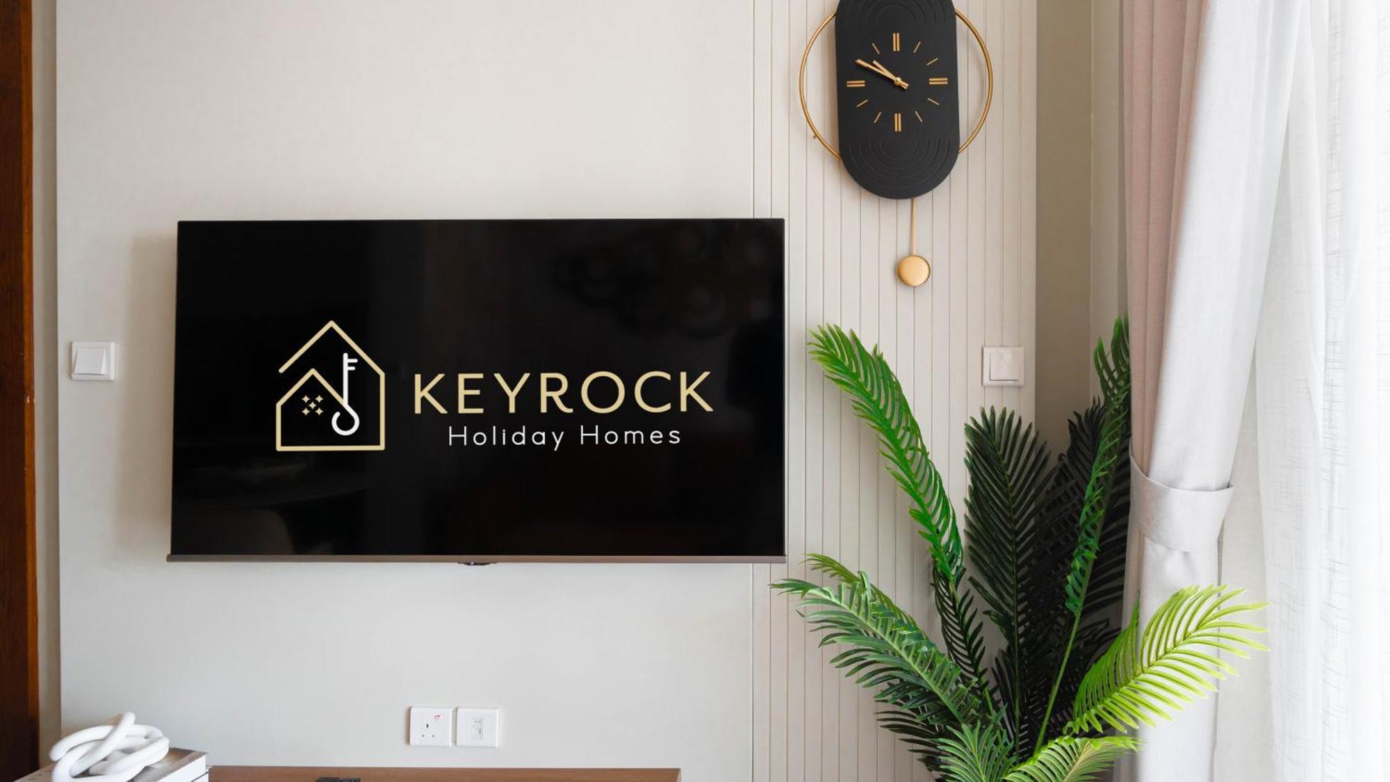 Keyrock Living - Luxury 1br With View At Reva Apartment *