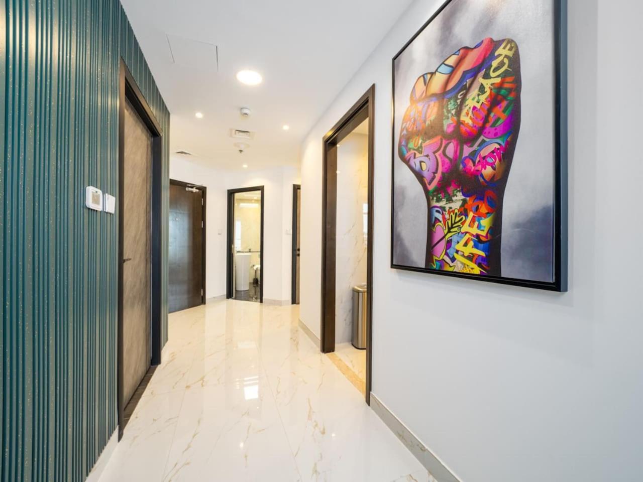 Bright And Spacious 3 Bedroom Retreat In Marina Apartment Dubai