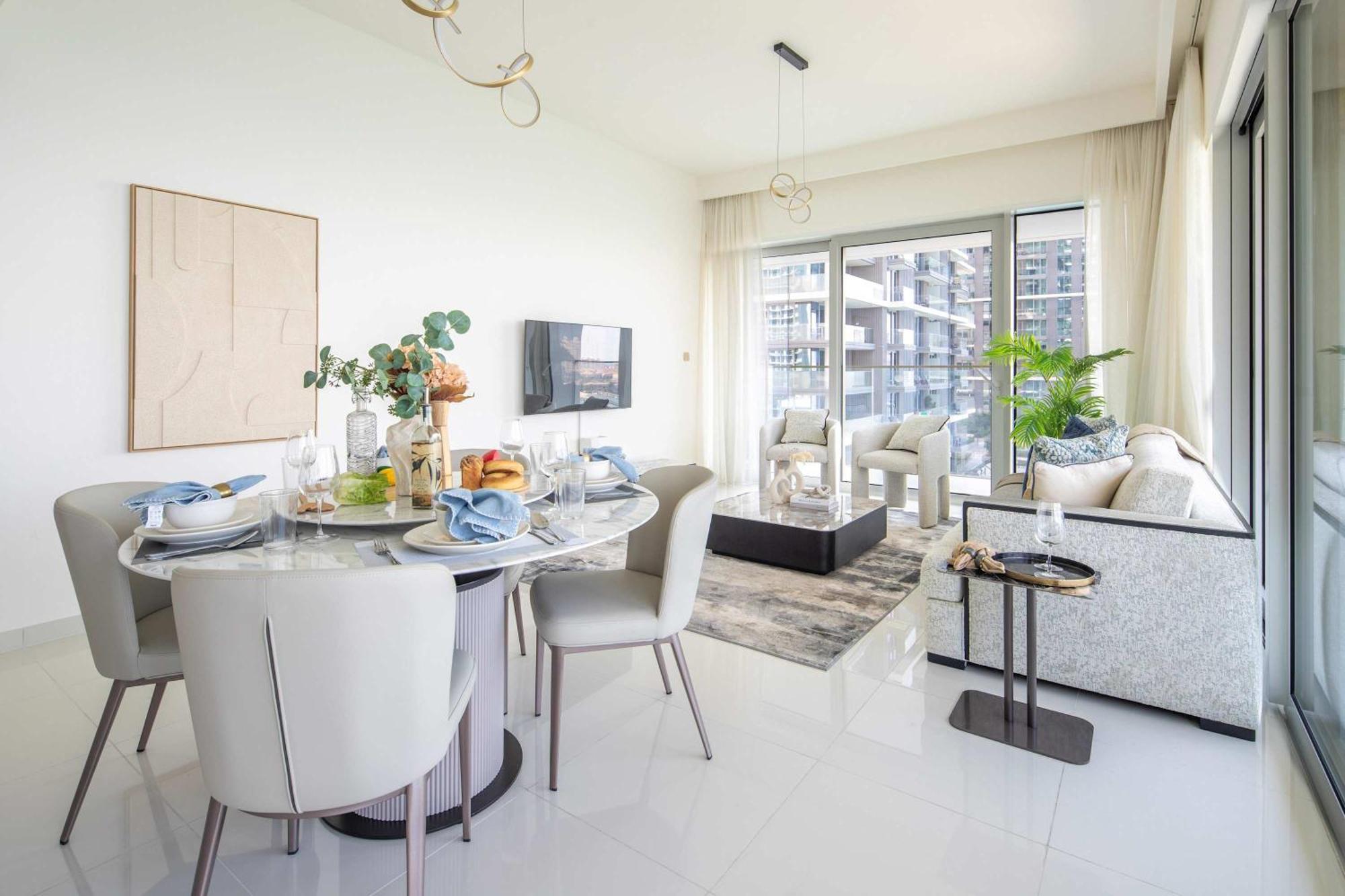 Frank Porter - Grand Bleu Tower Apartment Dubai