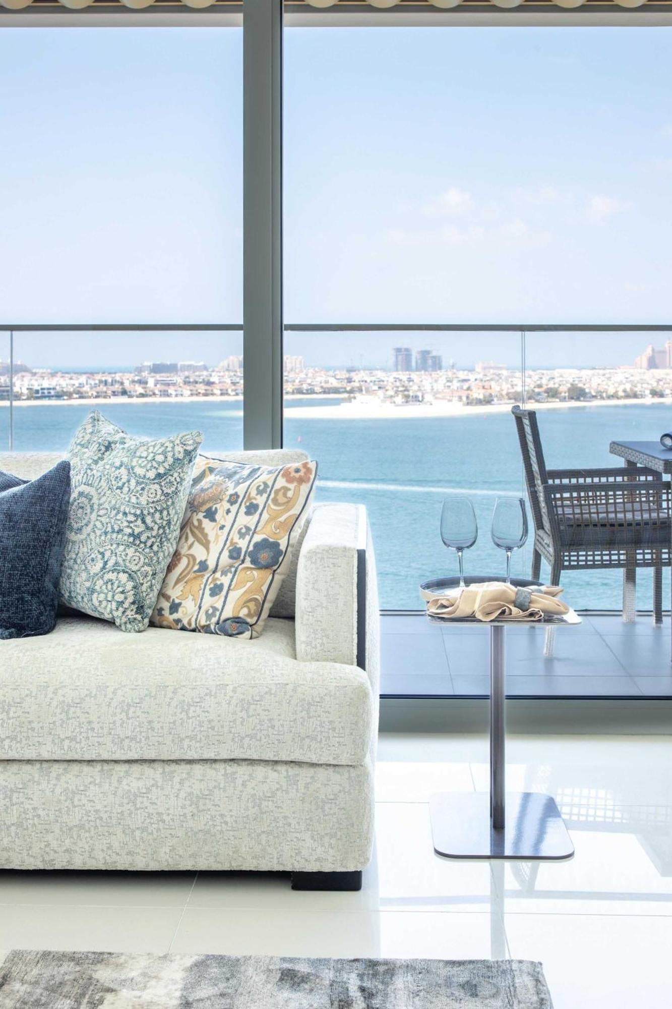 Frank Porter - Grand Bleu Tower Dubai