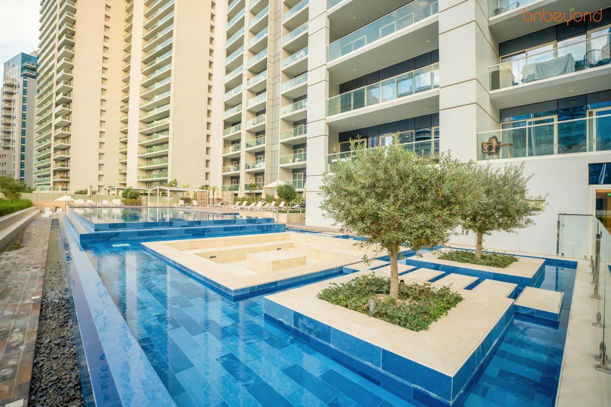 Apartment Cozy Retreat With Burj Views By Bnbeyond *