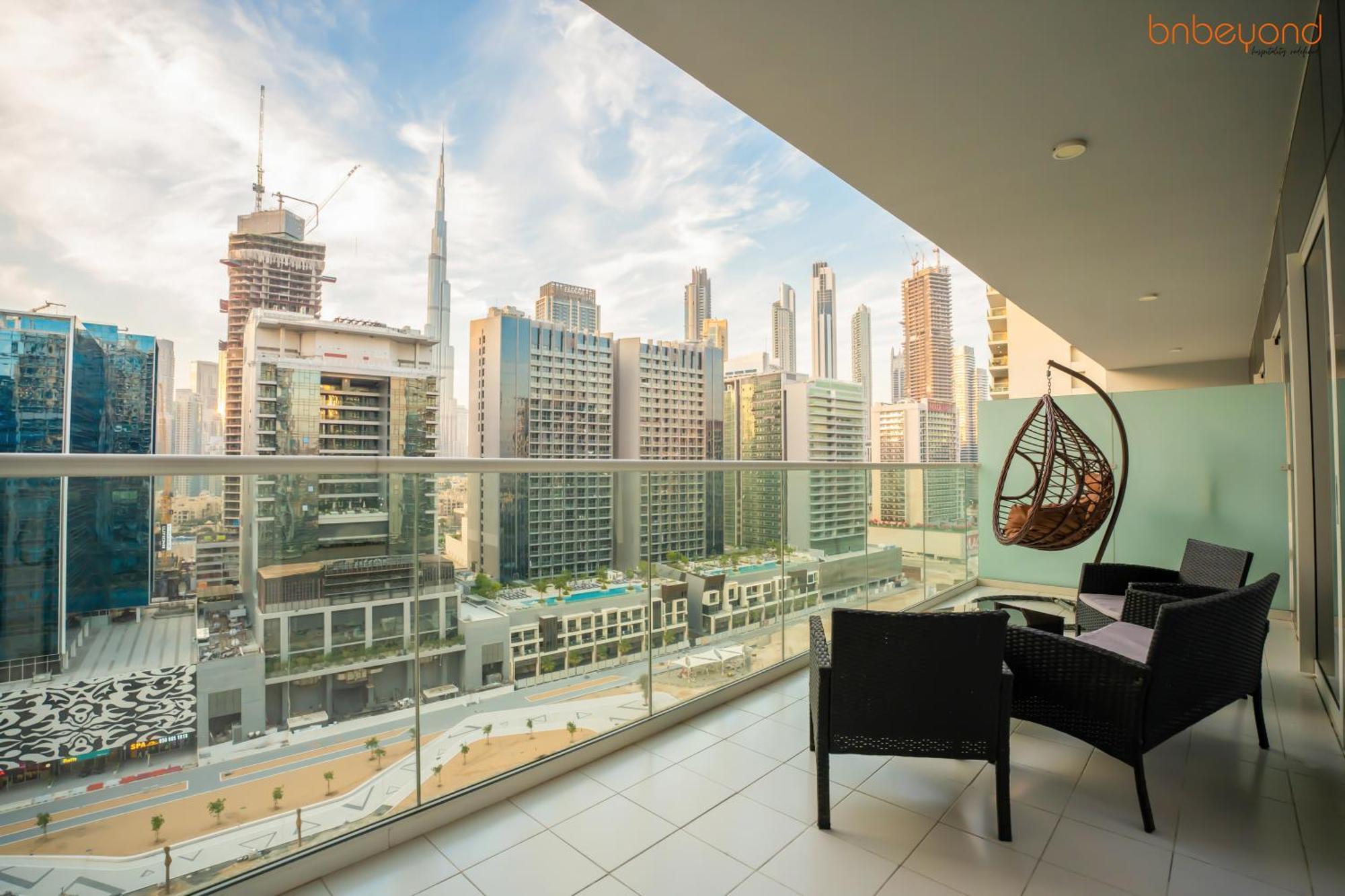 Apartment Cozy Retreat With Burj Views By Bnbeyond *
