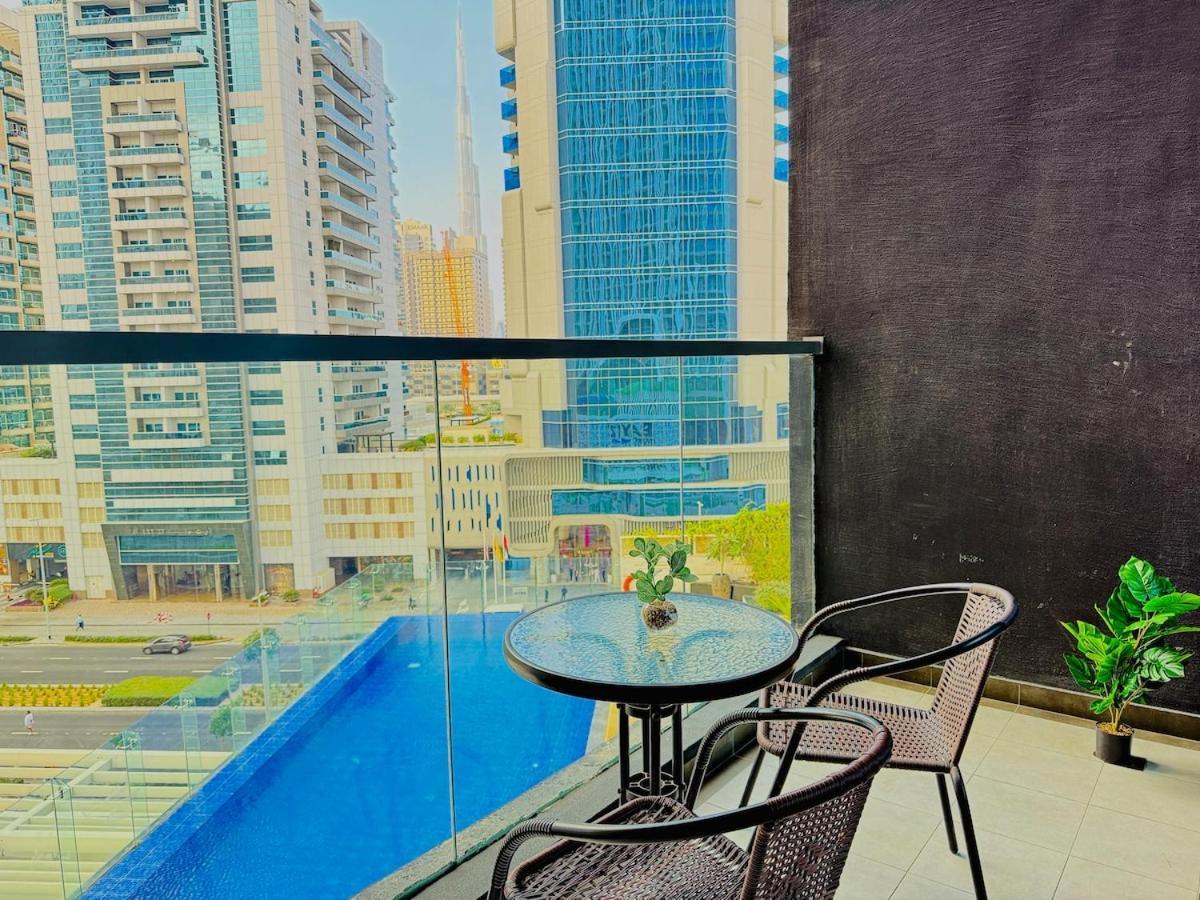 Breathtaking Burj & Pool View In Downtown Apartment *