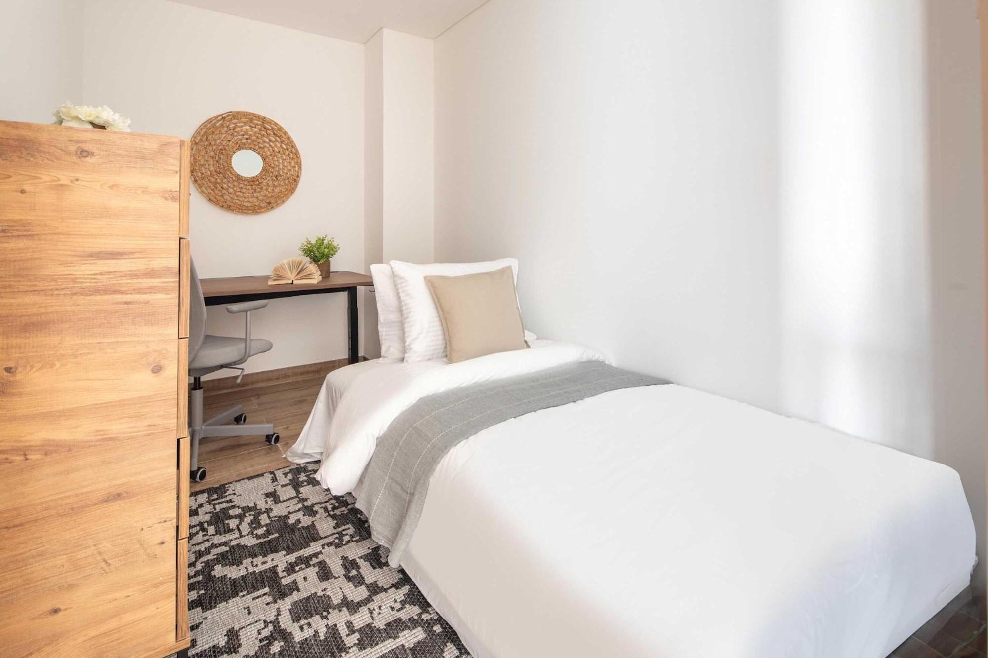 Frank Porter - Oakley Square Residences A Apartment