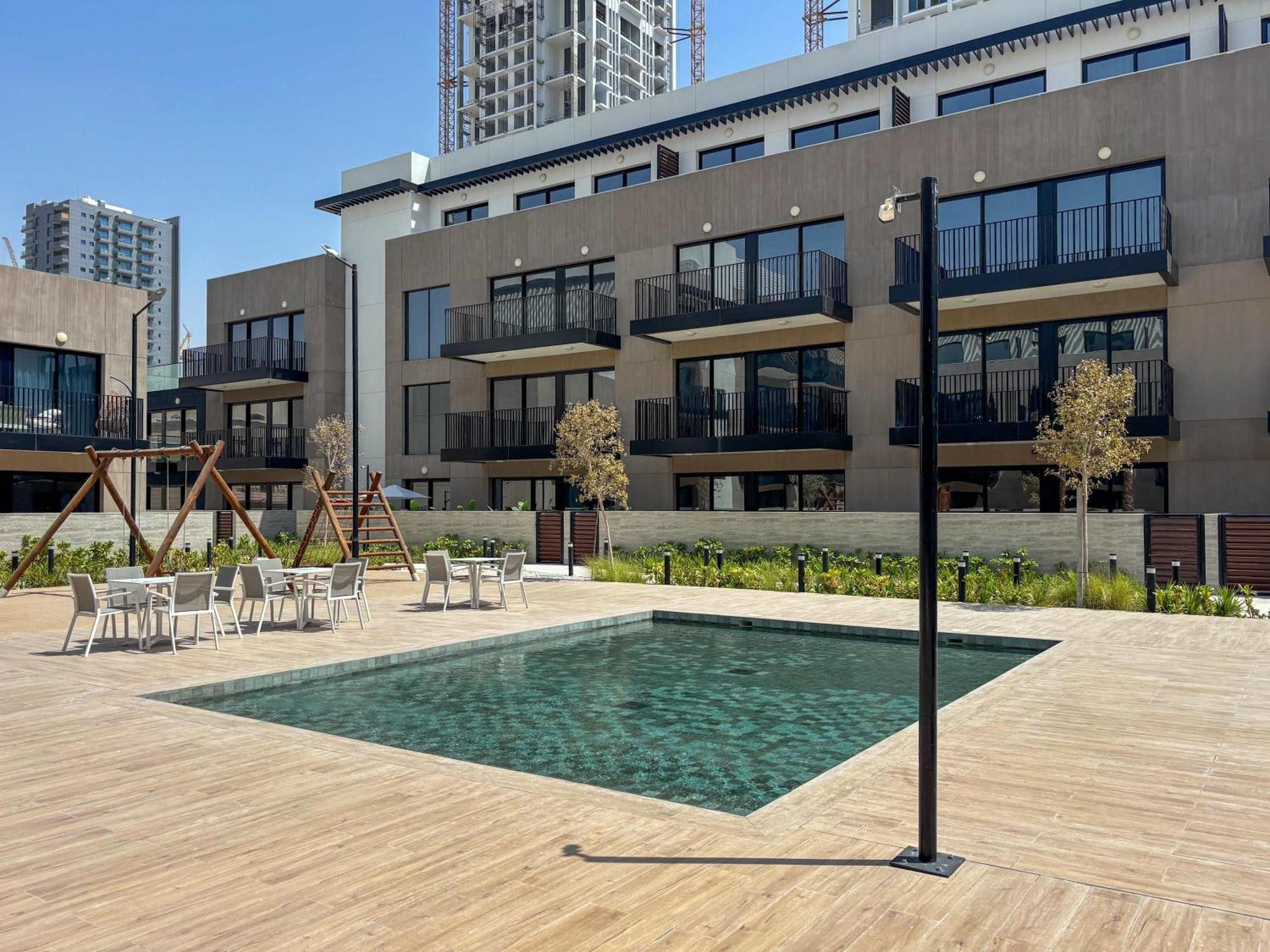 Frank Porter - Oakley Square Residences A