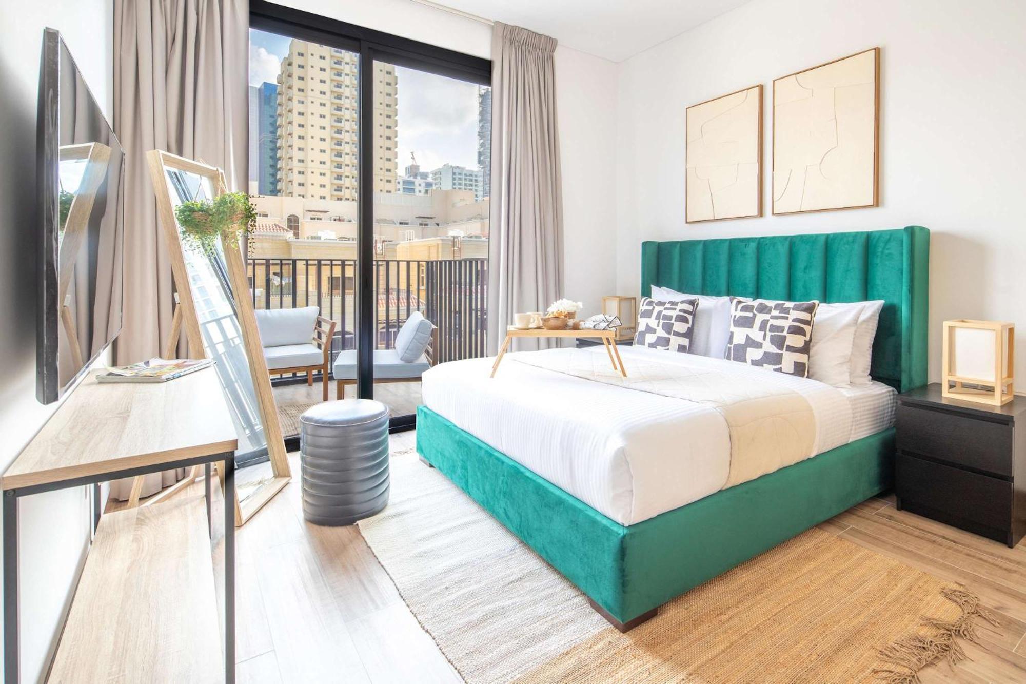 Frank Porter - Oakley Square Residences A Apartment
