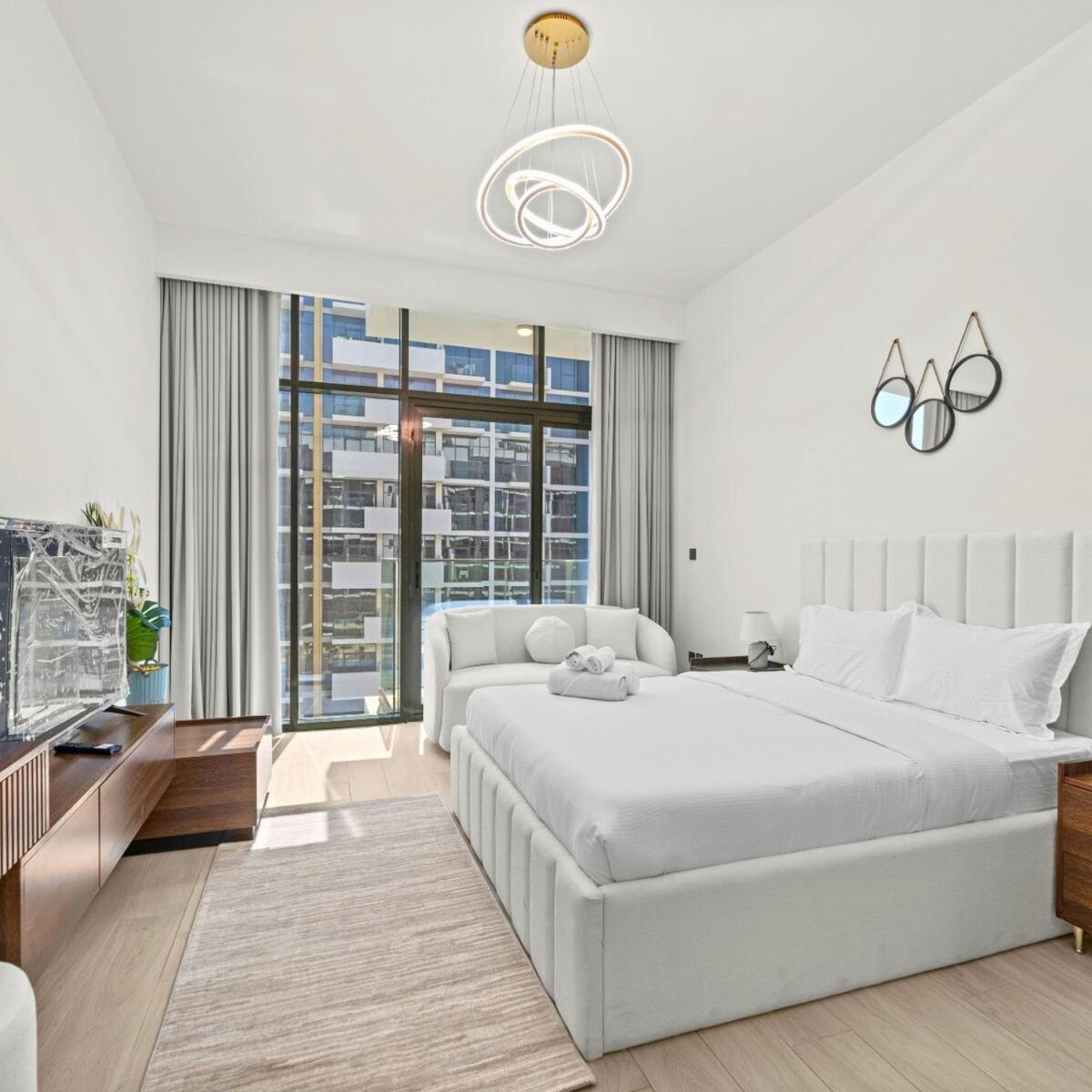 Apartment Stylish With Huge Balcony-azizi Riviera Dubai
