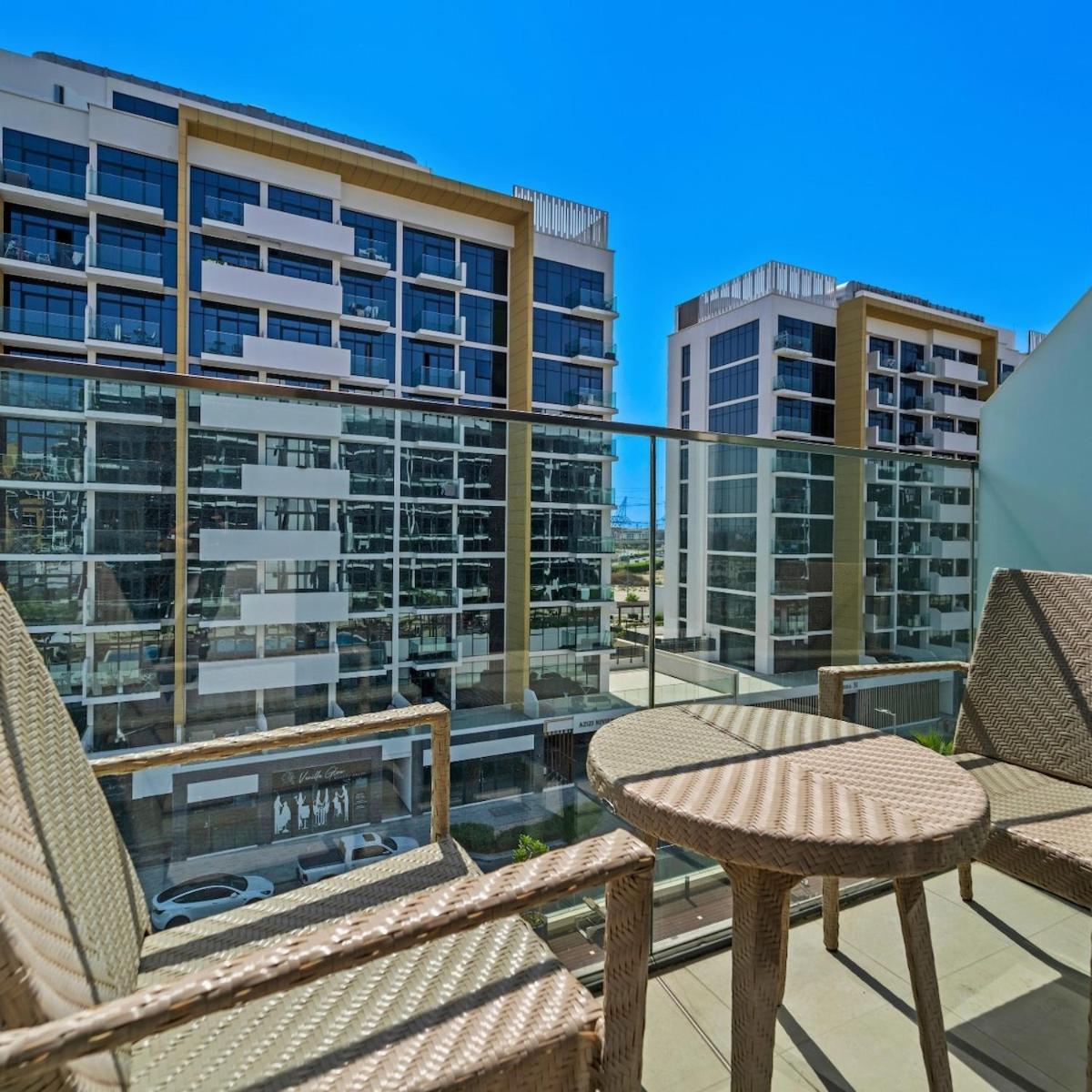 Stylish With Huge Balcony-azizi Riviera